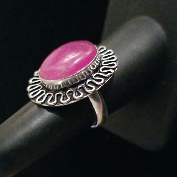 Raspberry Quartz Oval Ring - Picture 2 of 5